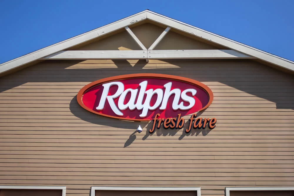 A Ralphs storefront that offers check cashing.