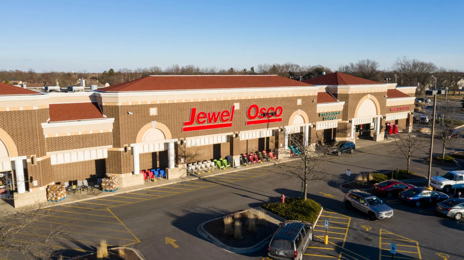 Exterior of a Jewel-Osco store that sells gift cards