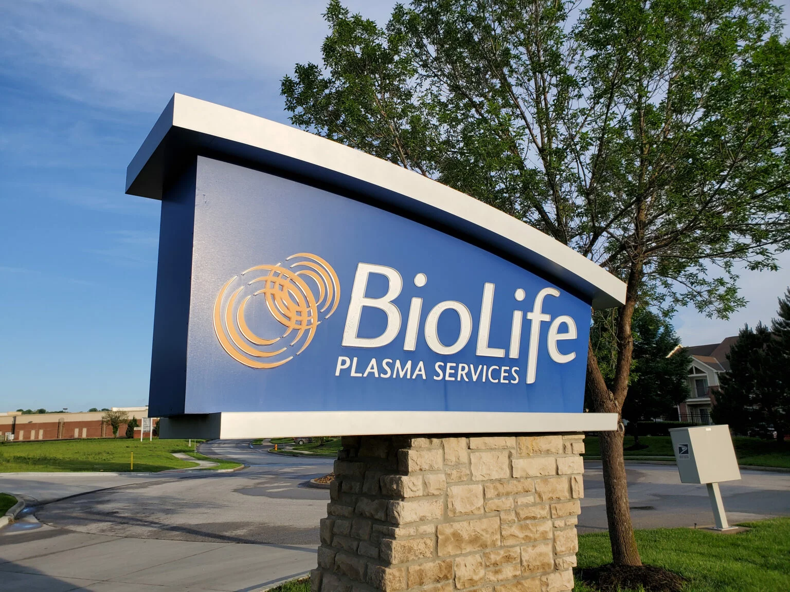 BioLife sign outside of a paying plasma donation location