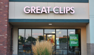 Exterior of a Great Clips salon
