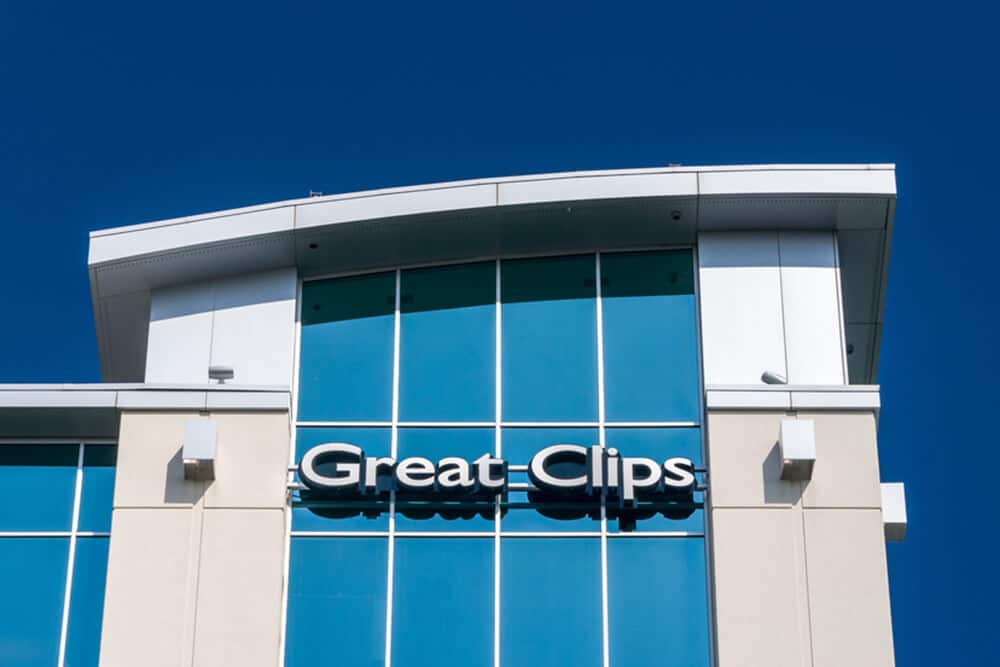 Great Clips sign