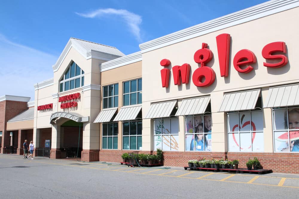 Exterior of an Ingles store