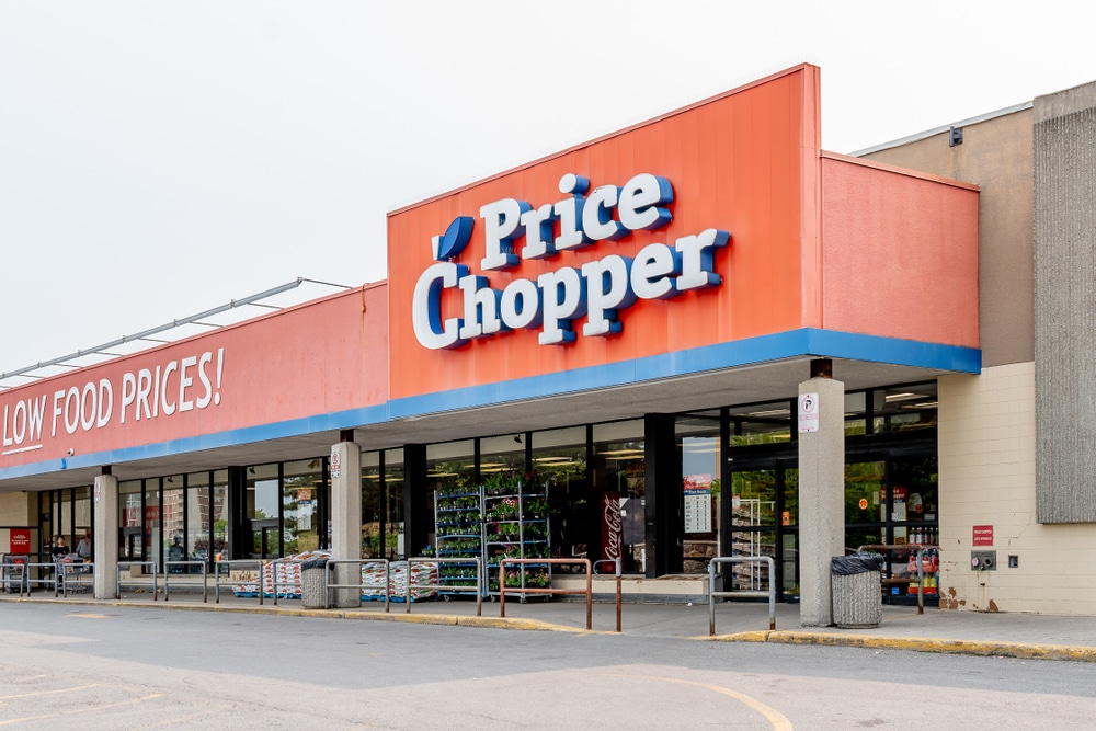Exterior of a Price Chopper store