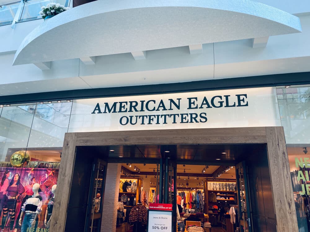 American Eagle storefront inside of a shopping mall