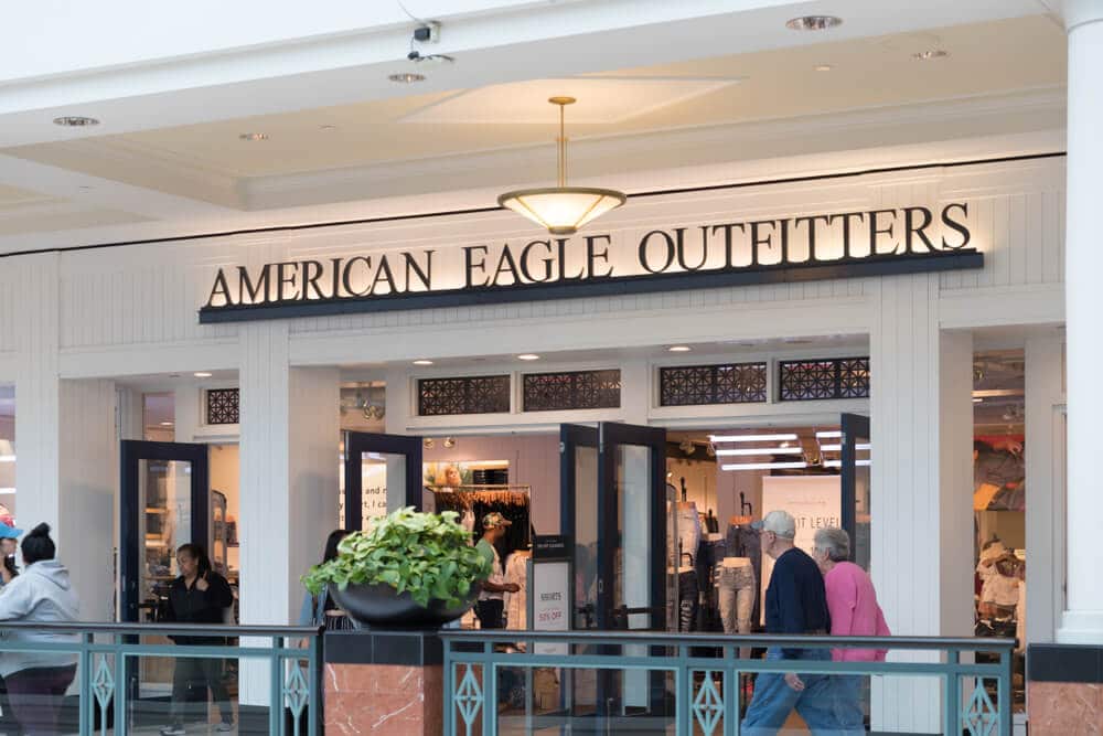 American Eagle Outfitters store entry in a mall